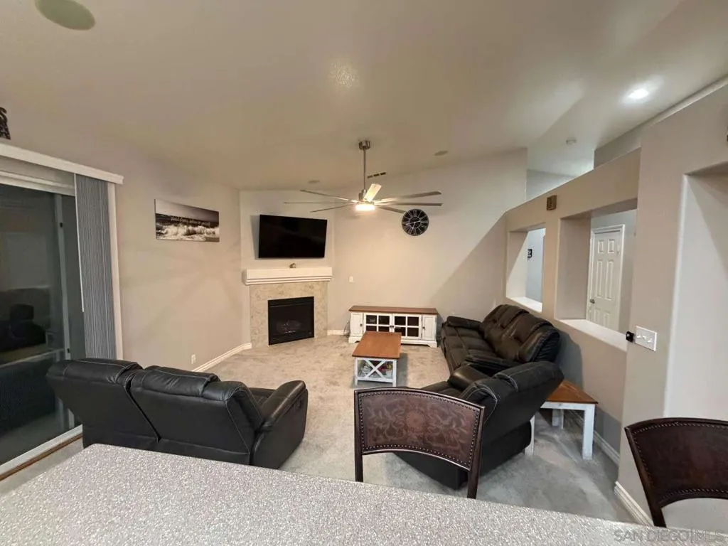 8874 Tamarisk Ave, Hesperia, California 92344 home-pic-11