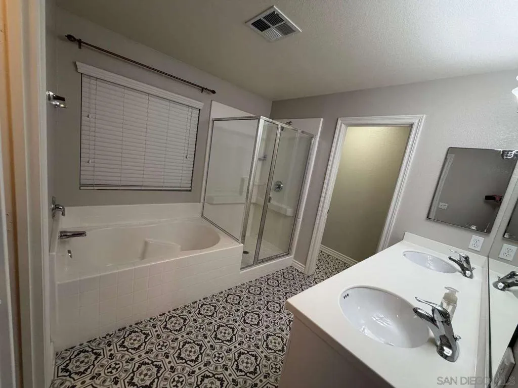 8874 Tamarisk Ave, Hesperia, California 92344 home-pic-14
