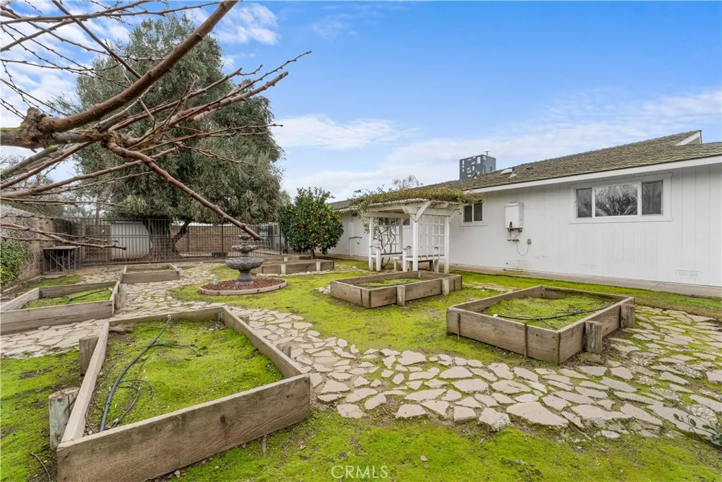 4280 Ipsen, Le Grand, California 95333 home-pic-64