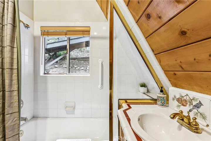 Main Floor Bathroom
