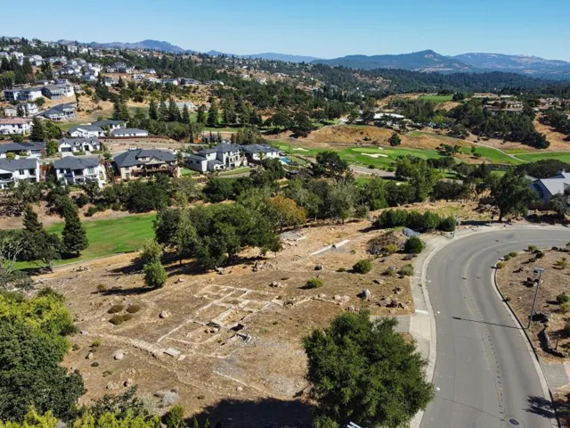 3776 Skyfarm Drive, Santa Rosa, California 95403