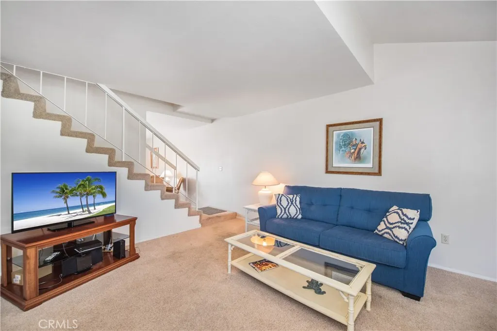 6087 Montecito Circle 4, Palm Springs, California 92264 home-pic-4