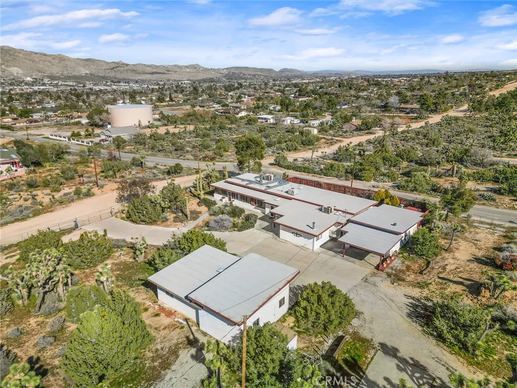 55689 Highland, Yucca Valley, California 92284 home-pic-35