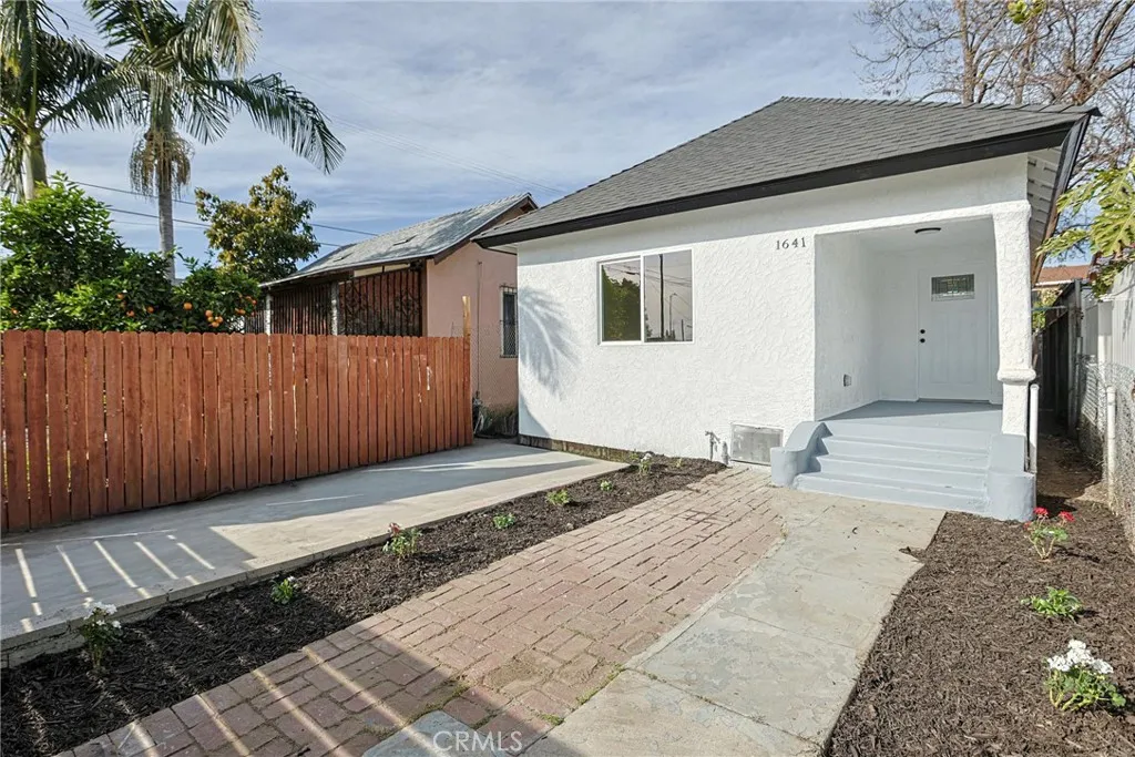 1641 E 50th, Los Angeles, California 90011 home-pic-2
