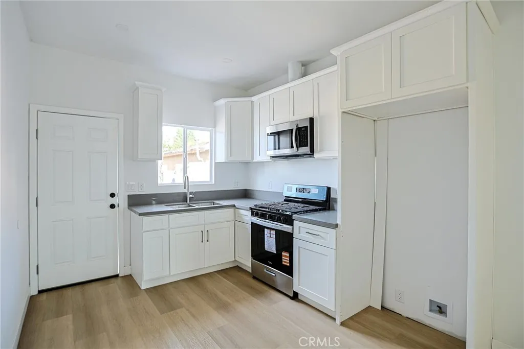 1641 E 50th, Los Angeles, California 90011 home-pic-11