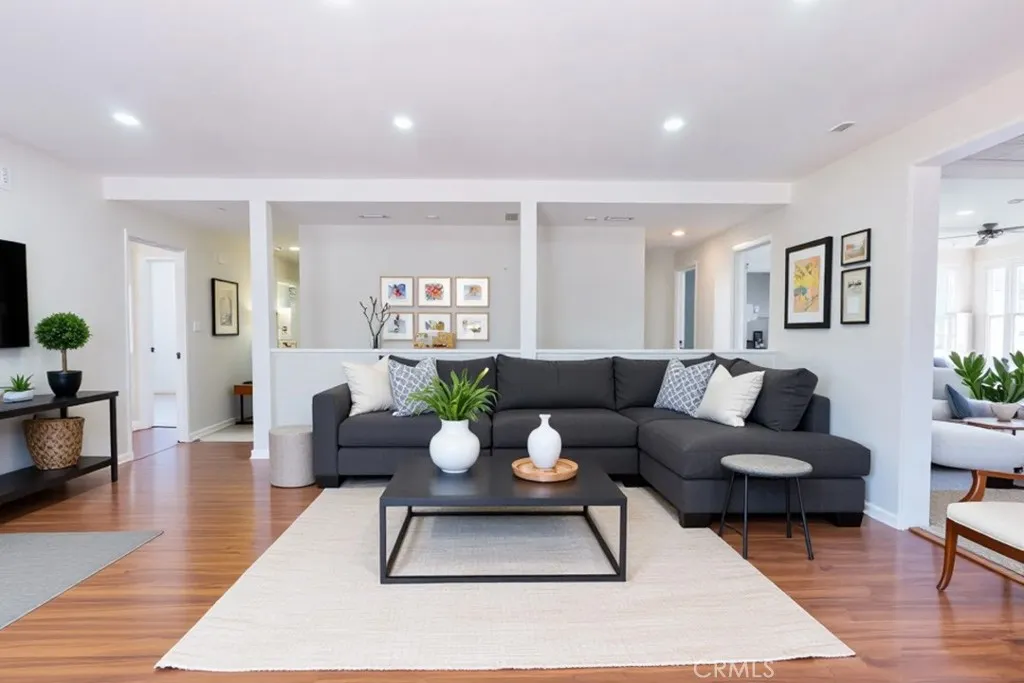 6563 Bianca, Van Nuys, California 91406 home-pic-2