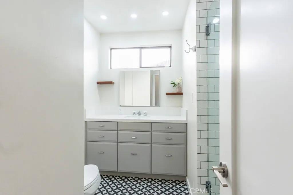 6563 Bianca, Van Nuys, California 91406 home-pic-11