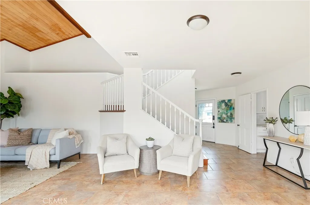 469 Lenwood Circle, Costa Mesa, California 92627 home-pic-15