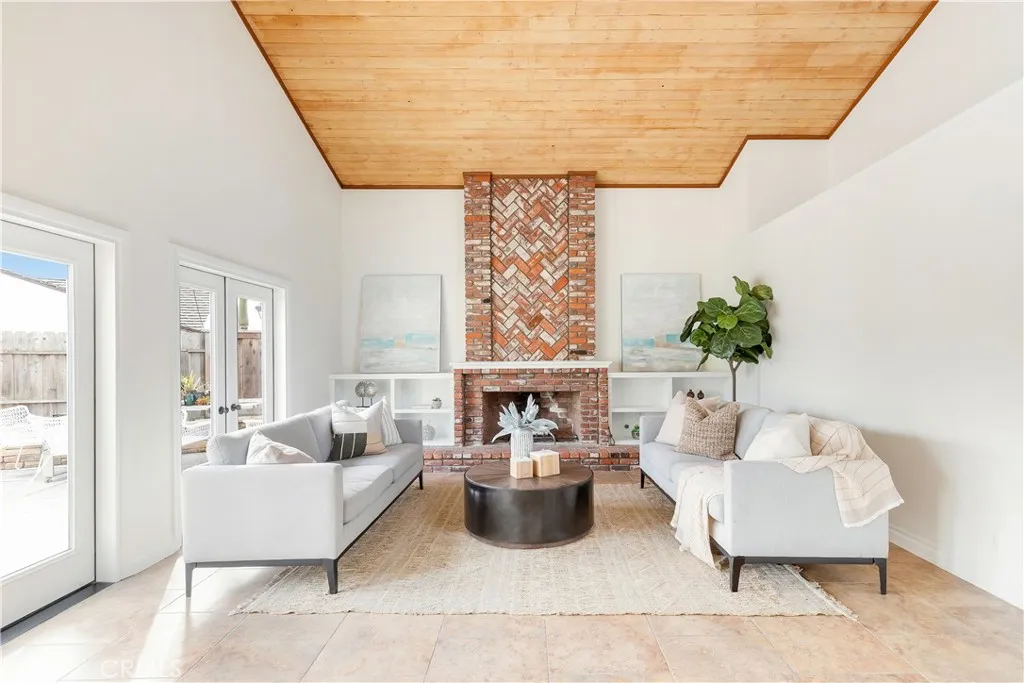 469 Lenwood Circle, Costa Mesa, California 92627 home-pic-2