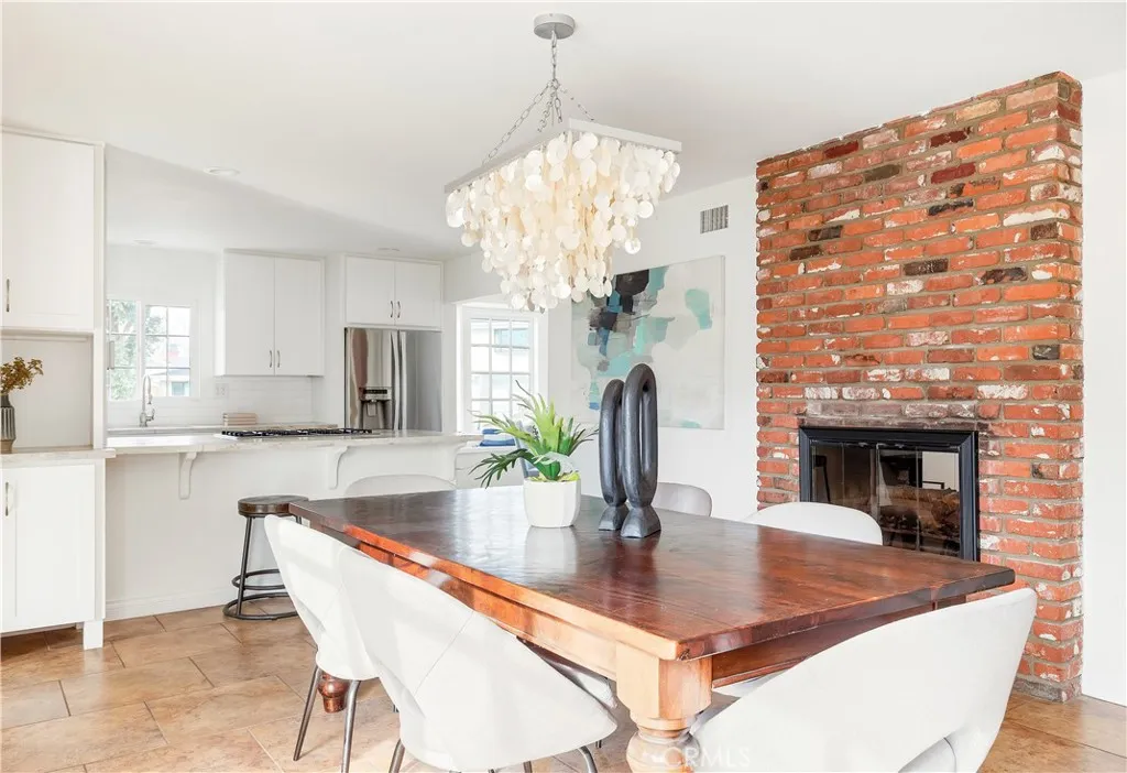 469 Lenwood Circle, Costa Mesa, California 92627 home-pic-4