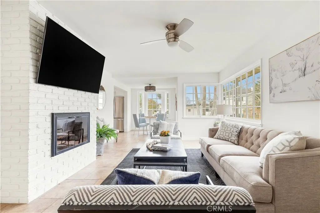 469 Lenwood Circle, Costa Mesa, California 92627 home-pic-8