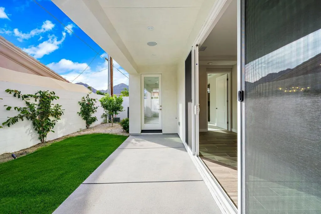 11-web-or-mls-BP_Villa_OPMG_0126_011