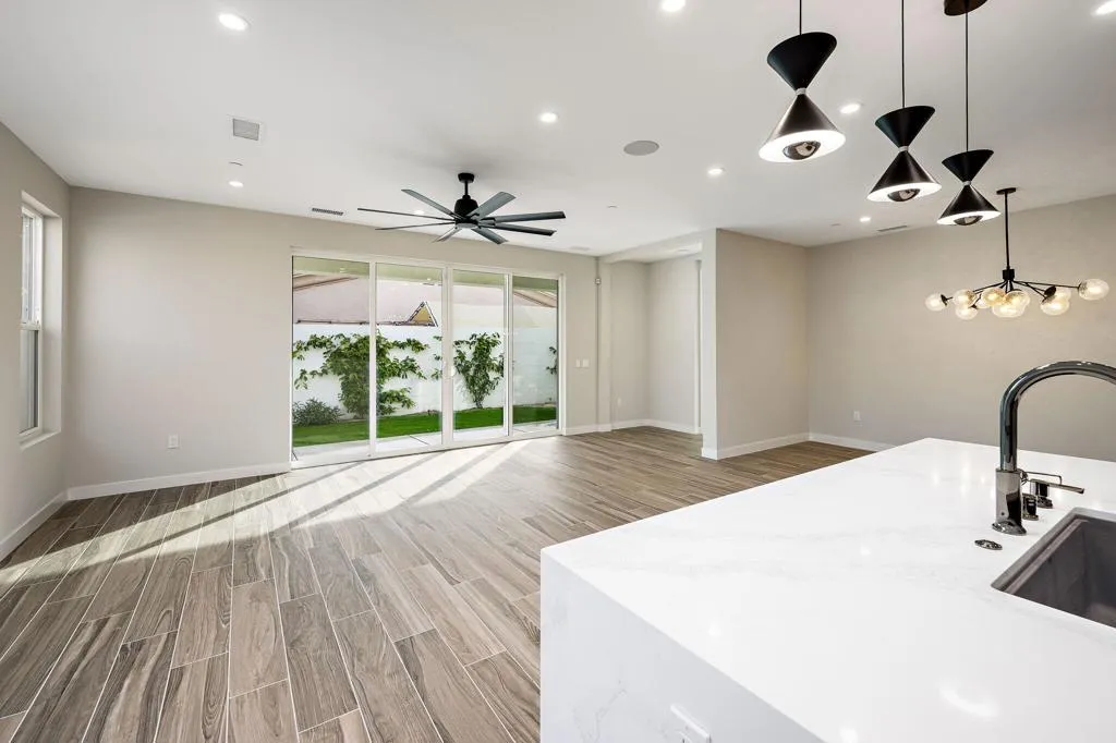 8-web-or-mls-BP_Villa_OPMG_0126_008