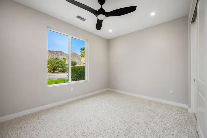 24-web-or-mls-BP_Villa_OPMG_0126_024