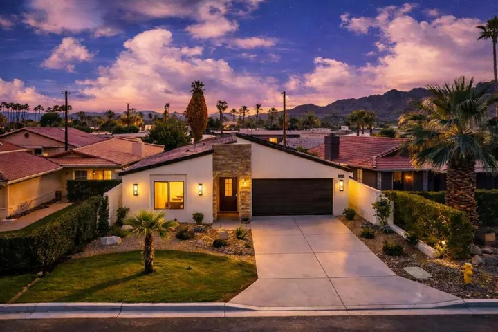 Delano_Villa_Twilight