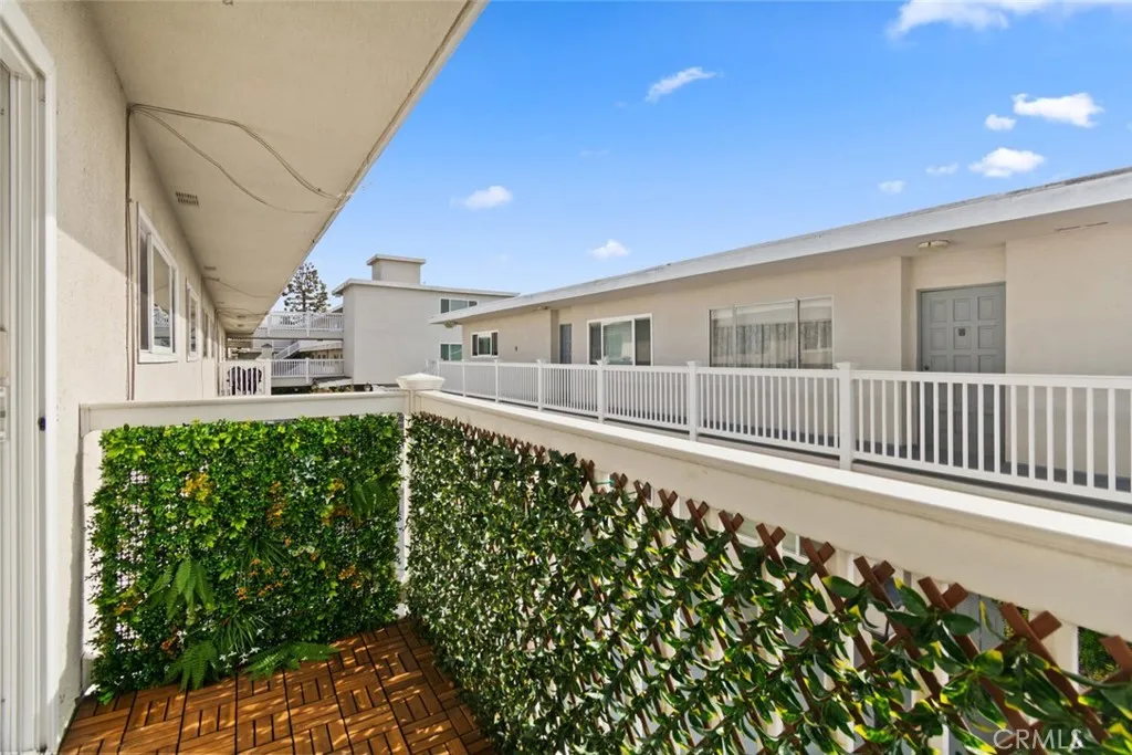 2411 Prospect 214, Hermosa Beach, California 90254 home-pic-16