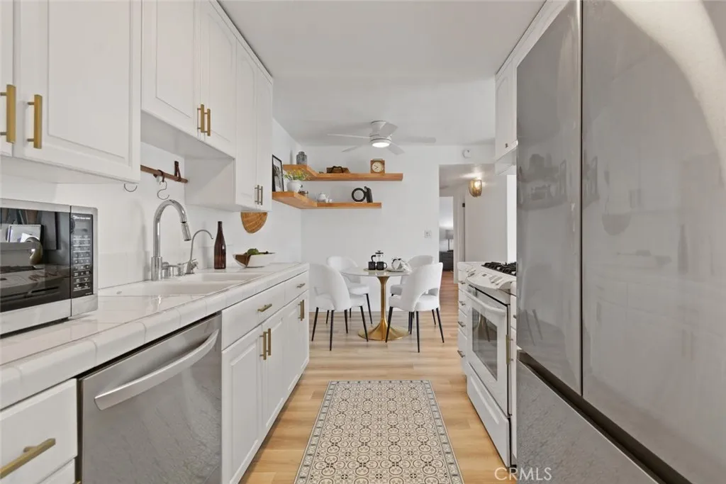 2411 Prospect 214, Hermosa Beach, California 90254 home-pic-8