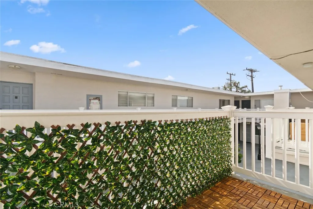 2411 Prospect 214, Hermosa Beach, California 90254 home-pic-17