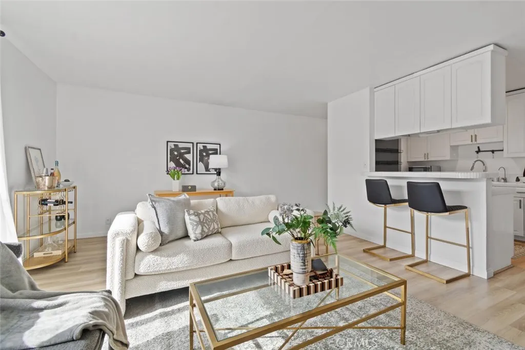2411 Prospect 214, Hermosa Beach, California 90254 home-pic-4