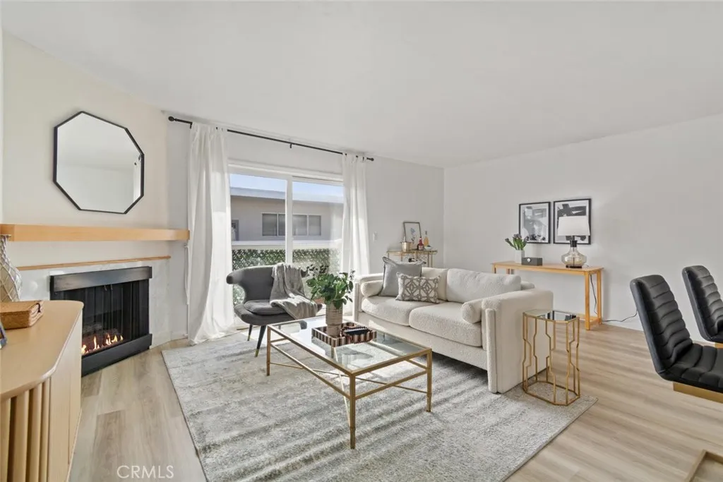 2411 Prospect 214, Hermosa Beach, California 90254 home-pic-3