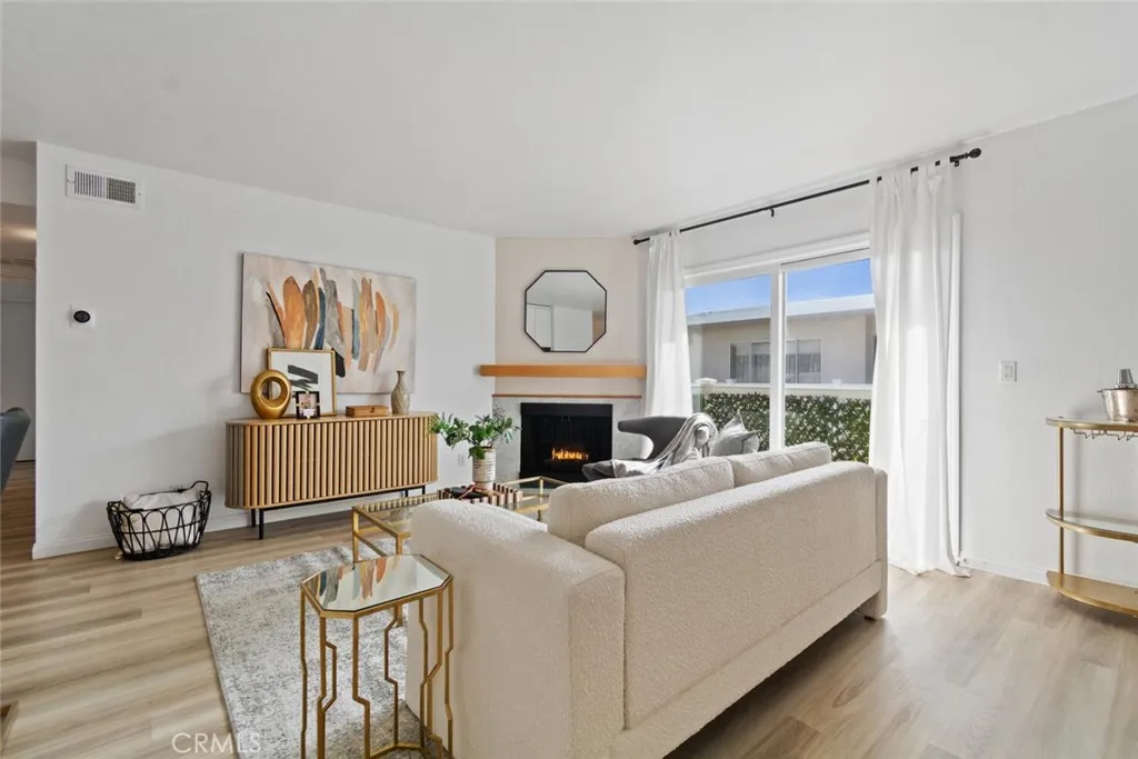 2411 Prospect 214, Hermosa Beach, California 90254 home-pic-2