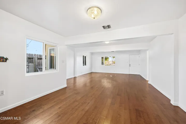 11017 Tiara St North Hollywood-21