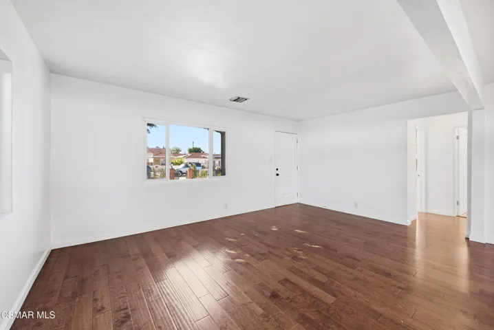 11017 Tiara St North Hollywood-12