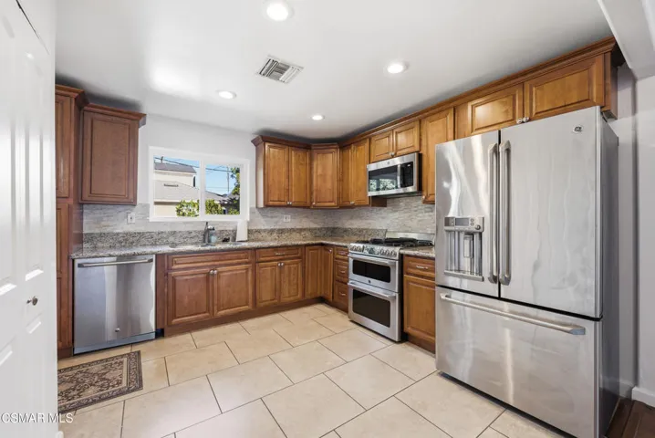 11017 Tiara St North Hollywood-16