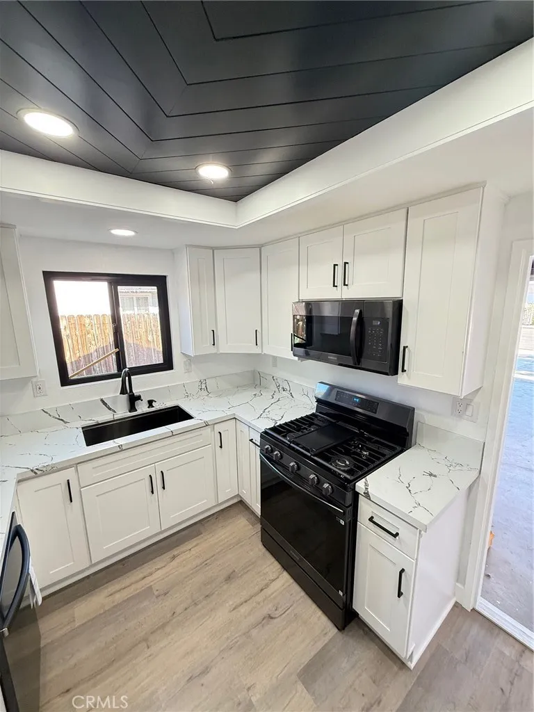 1471 S Palm, Hemet, California 92543 home-pic-8