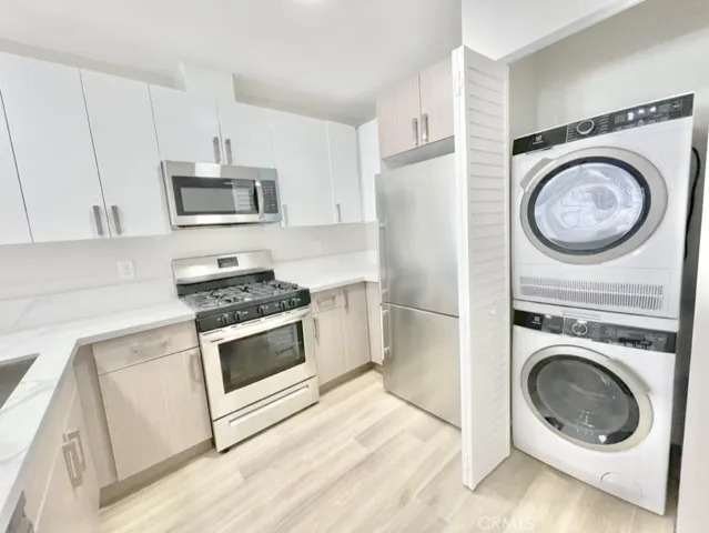 825 Manhattan, Hermosa Beach, California 90254