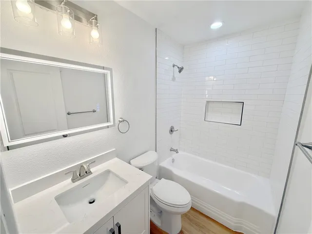 825 Manhattan, Hermosa Beach, California 90254