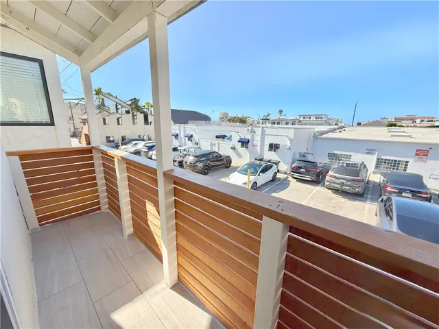 825 Manhattan, Hermosa Beach, California 90254