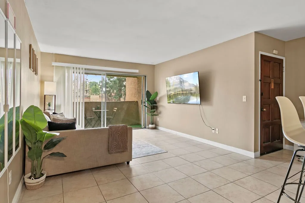 1101 W Macarthur 244, Santa Ana, California 92707 home-pic-5