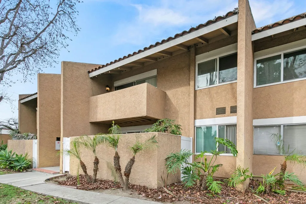 1101 W Macarthur 244, Santa Ana, California 92707 home-pic-1