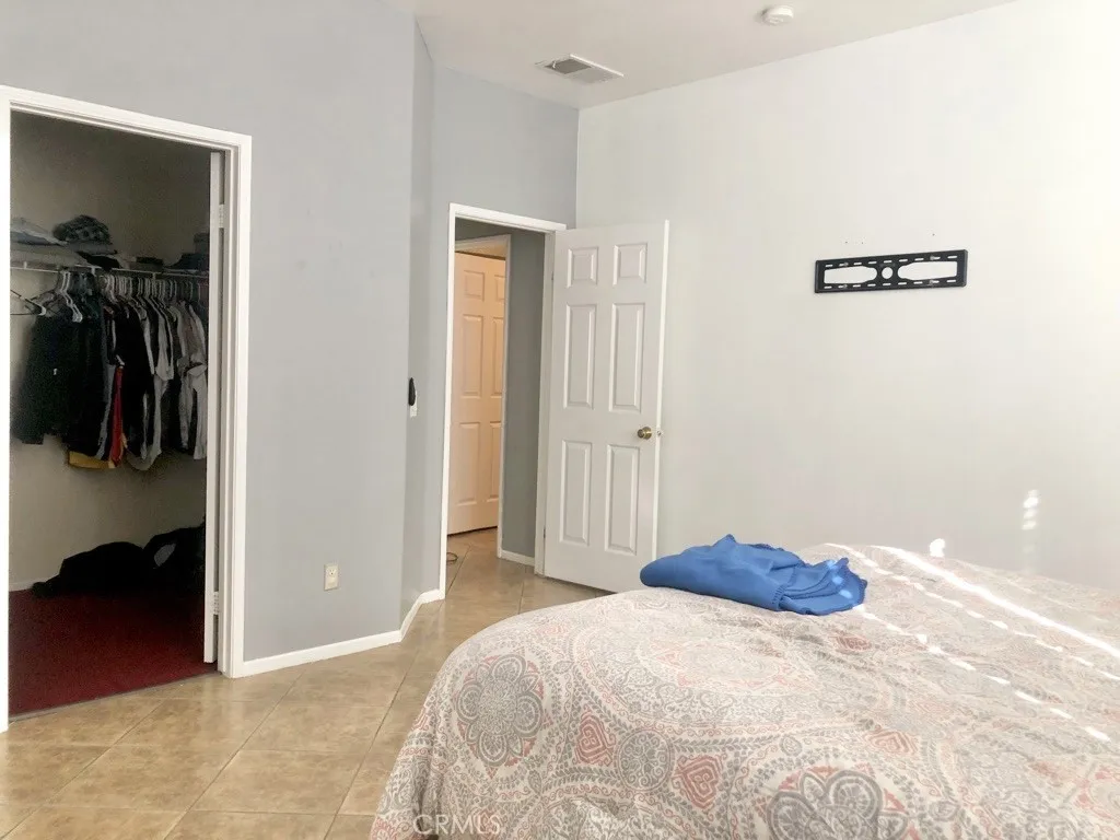 11843 Broad Oak Court, Adelanto, California 92301 home-pic-8