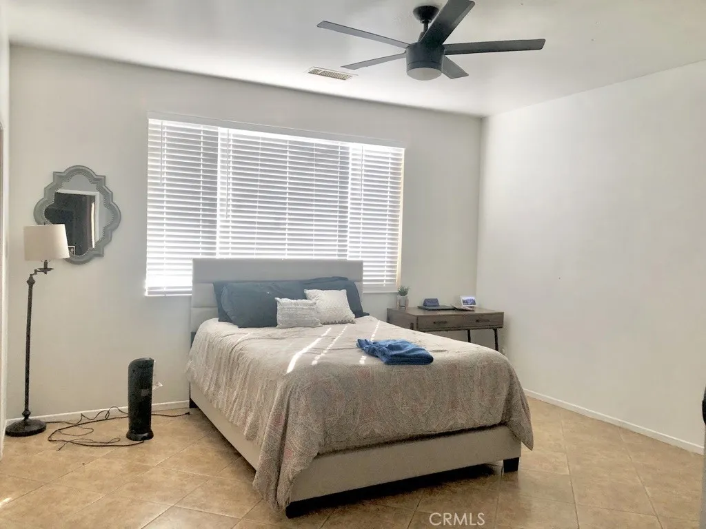 11843 Broad Oak Court, Adelanto, California 92301 home-pic-9
