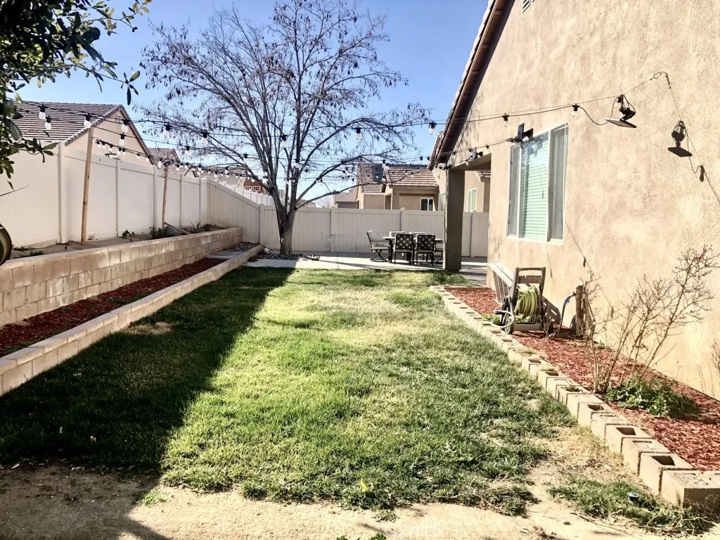 11843 Broad Oak Court, Adelanto, California 92301 home-pic-16
