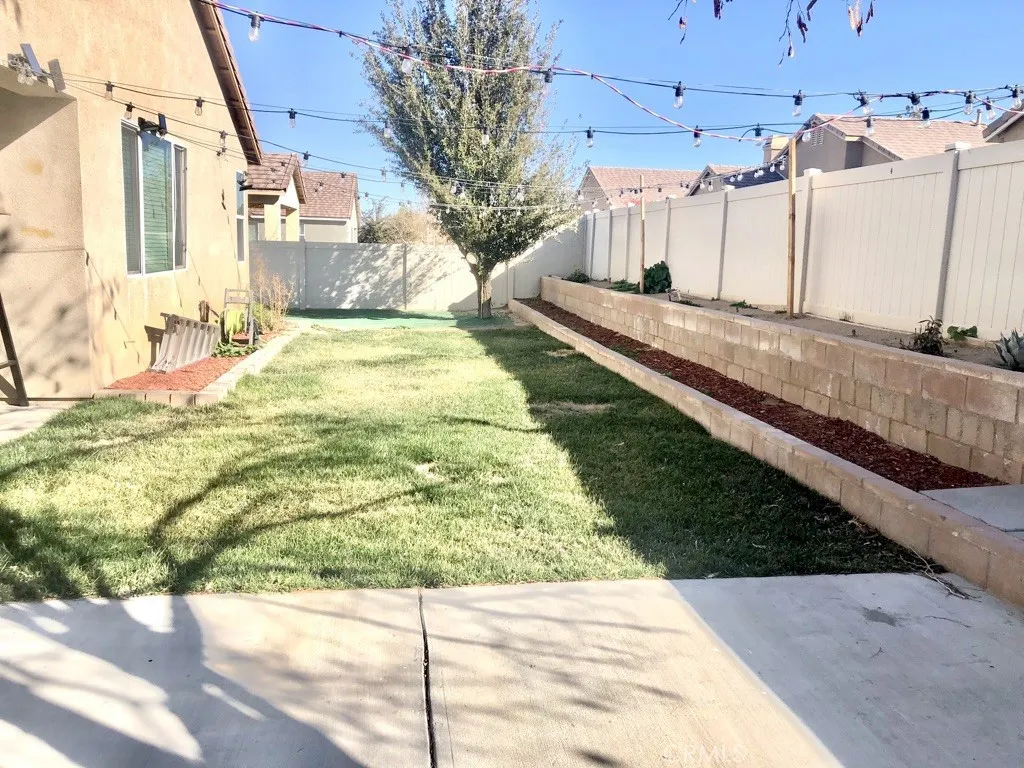 11843 Broad Oak Court, Adelanto, California 92301 home-pic-15