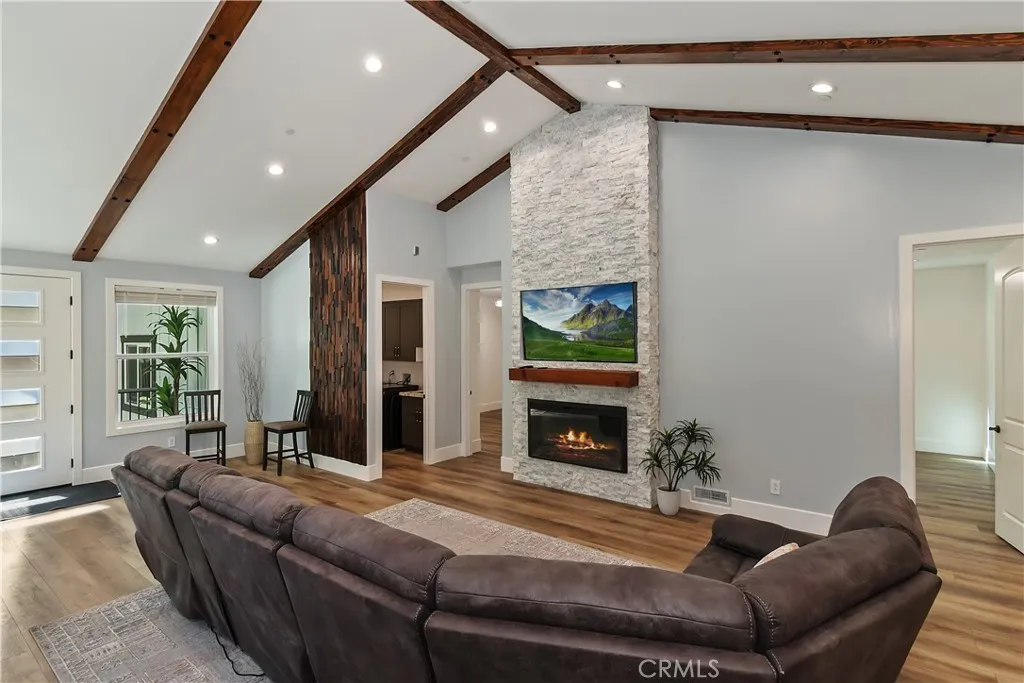 610 Blue Jay, Big Bear Lake, California 92315 home-pic-18