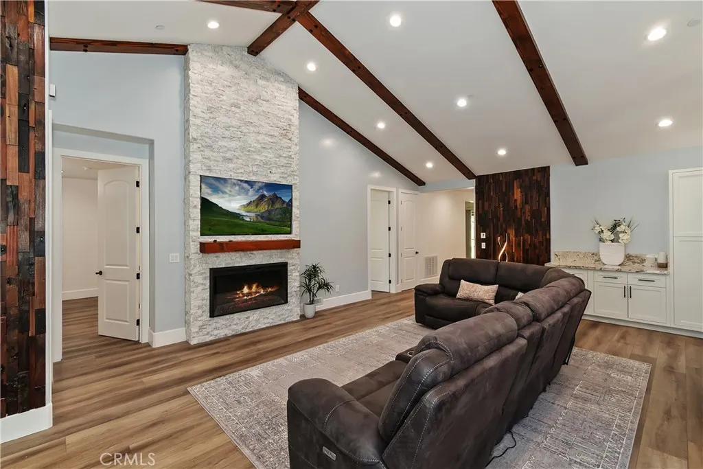 610 Blue Jay, Big Bear Lake, California 92315 home-pic-16