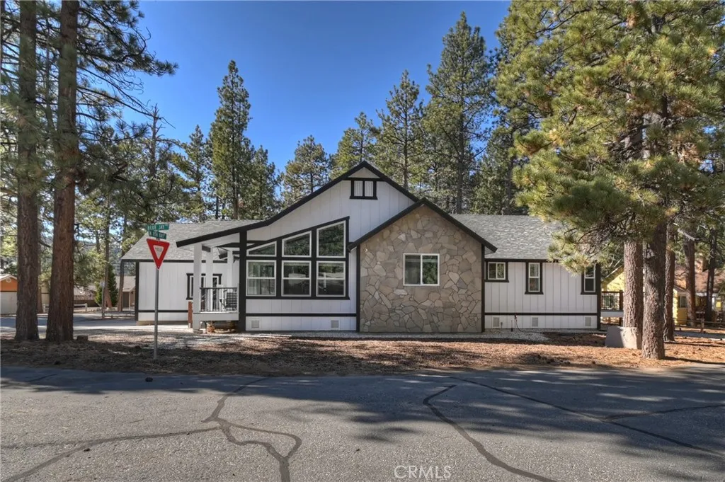 610 Blue Jay, Big Bear Lake, California 92315 home-pic-4