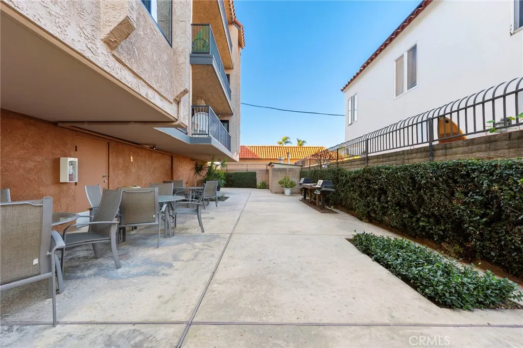201 Bay Shore Avenue 104, Long Beach, California 90803 home-pic-31