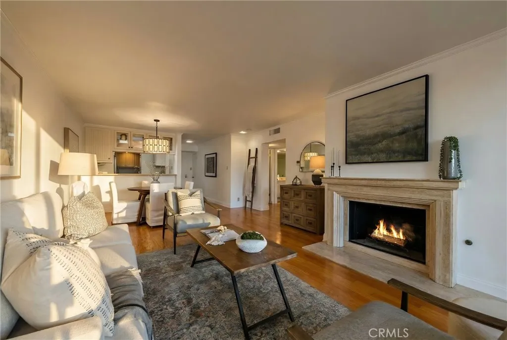 201 Bay Shore Avenue 104, Long Beach, California 90803 home-pic-20