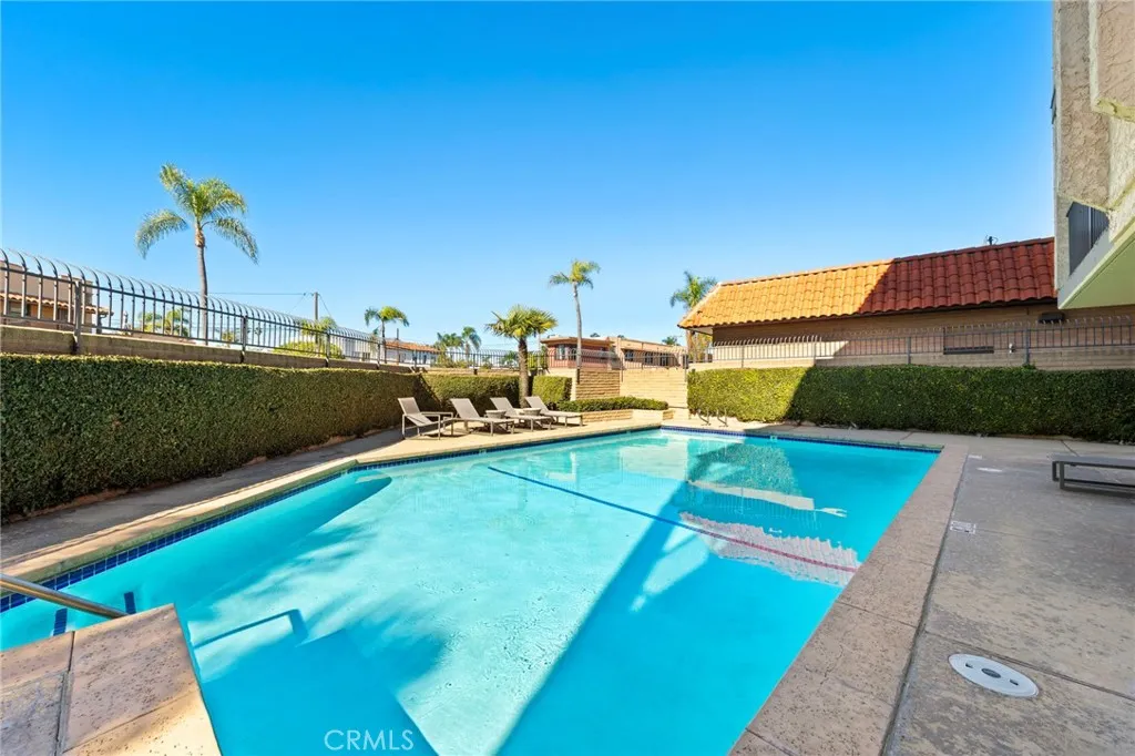 201 Bay Shore Avenue 104, Long Beach, California 90803 home-pic-29