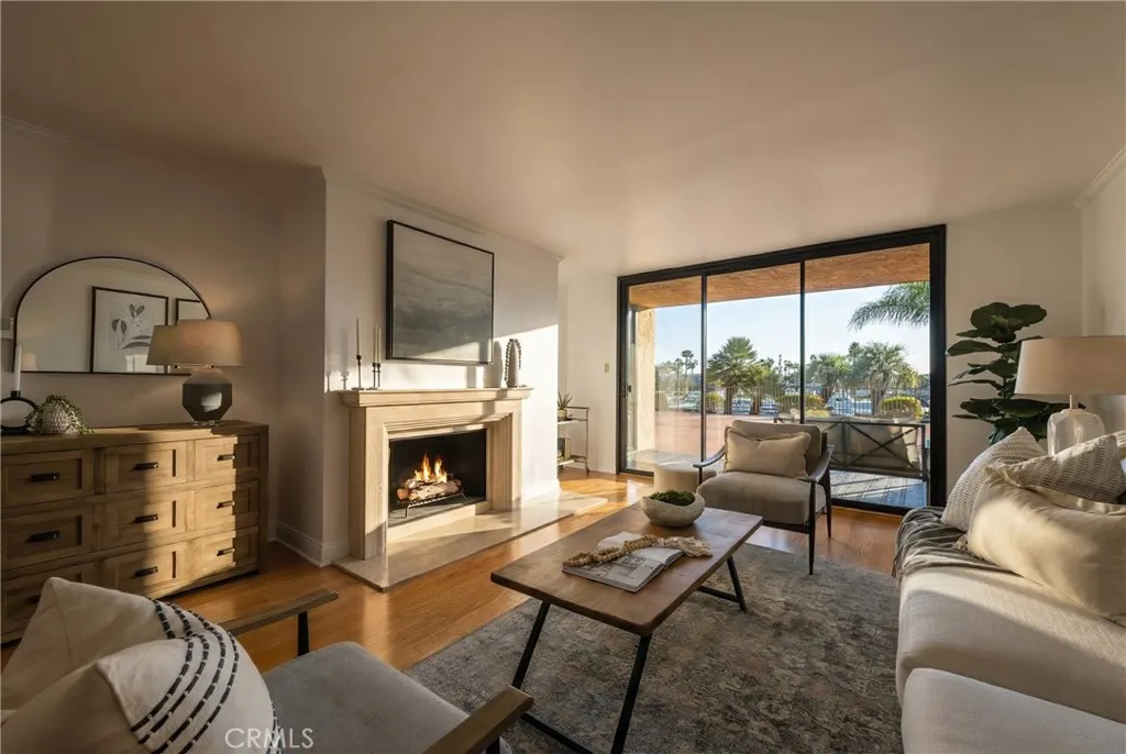 201 Bay Shore Avenue 104, Long Beach, California 90803 home-pic-19