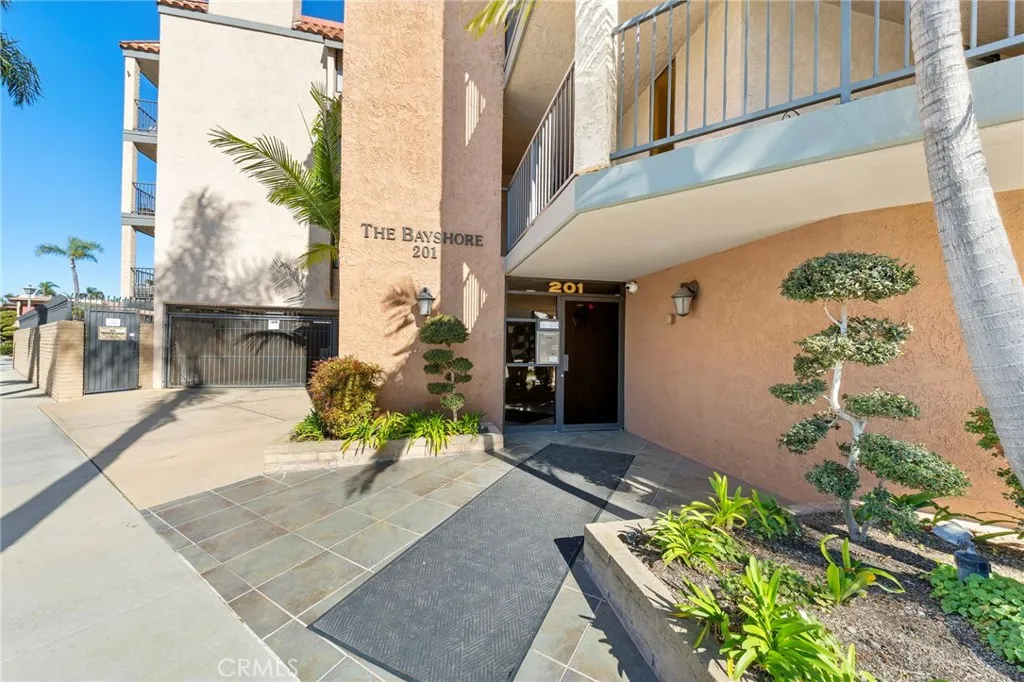 201 Bay Shore Avenue 104, Long Beach, California 90803 home-pic-26