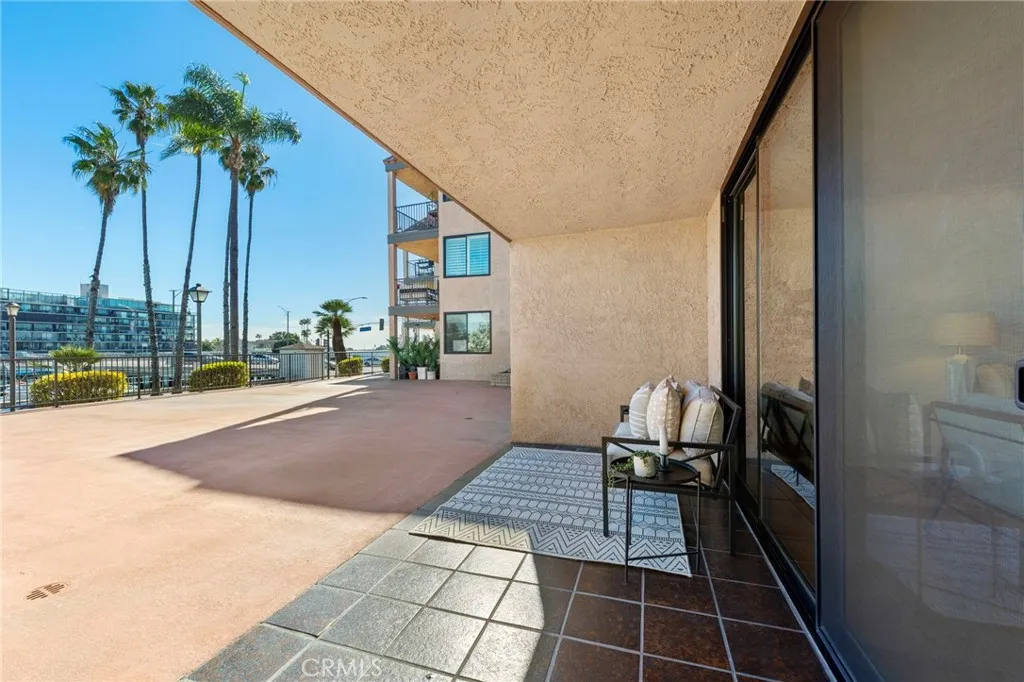201 Bay Shore Avenue 104, Long Beach, California 90803 home-pic-23