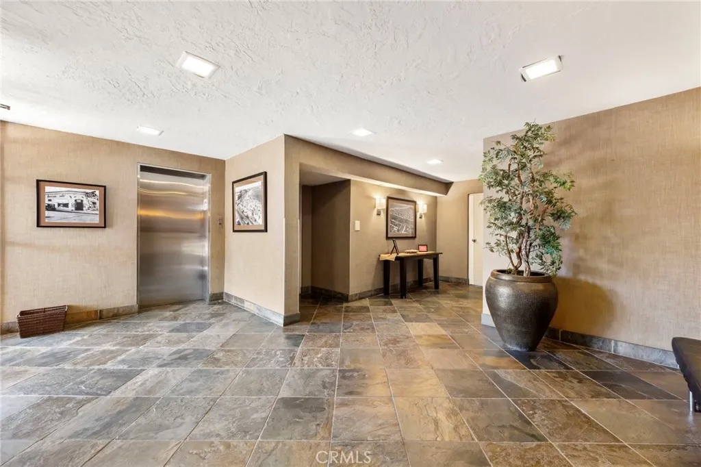201 Bay Shore Avenue 104, Long Beach, California 90803 home-pic-27