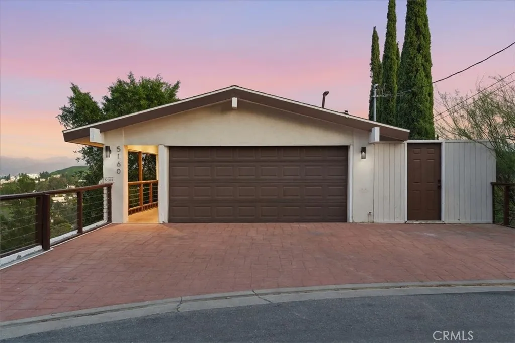 5160 Medina Road, Woodland Hills, California 91364 home-pic-1
