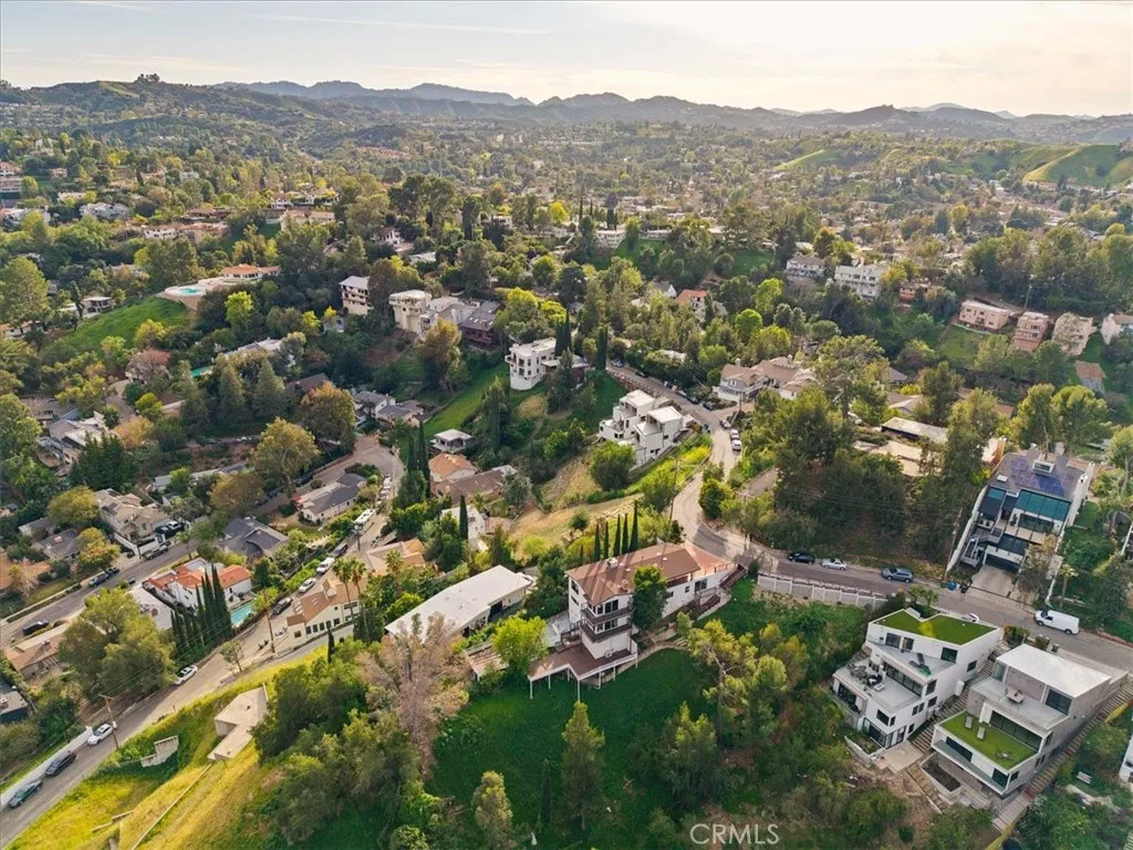 5160 Medina Road, Woodland Hills, California 91364 home-pic-47